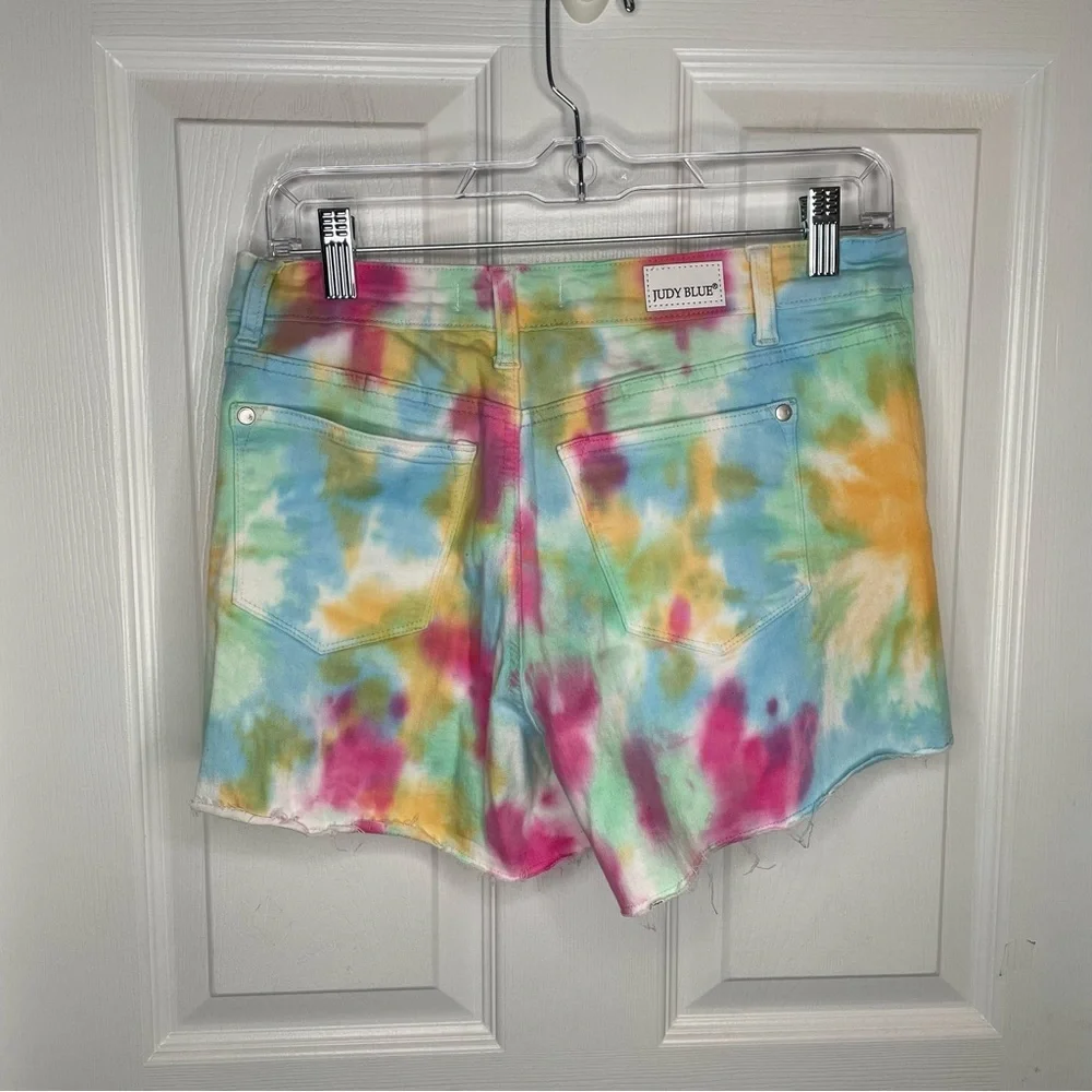 Judy Blue Mid Rise Tie Dye Cut Off Shorts Hippie Stretch Boho Y2K in Rainbow M - Picture 2 of 12